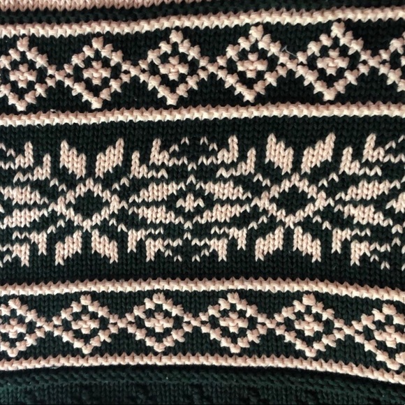 Gap Cotten Snowflake Pattern Sweater - Picture 5 of 15